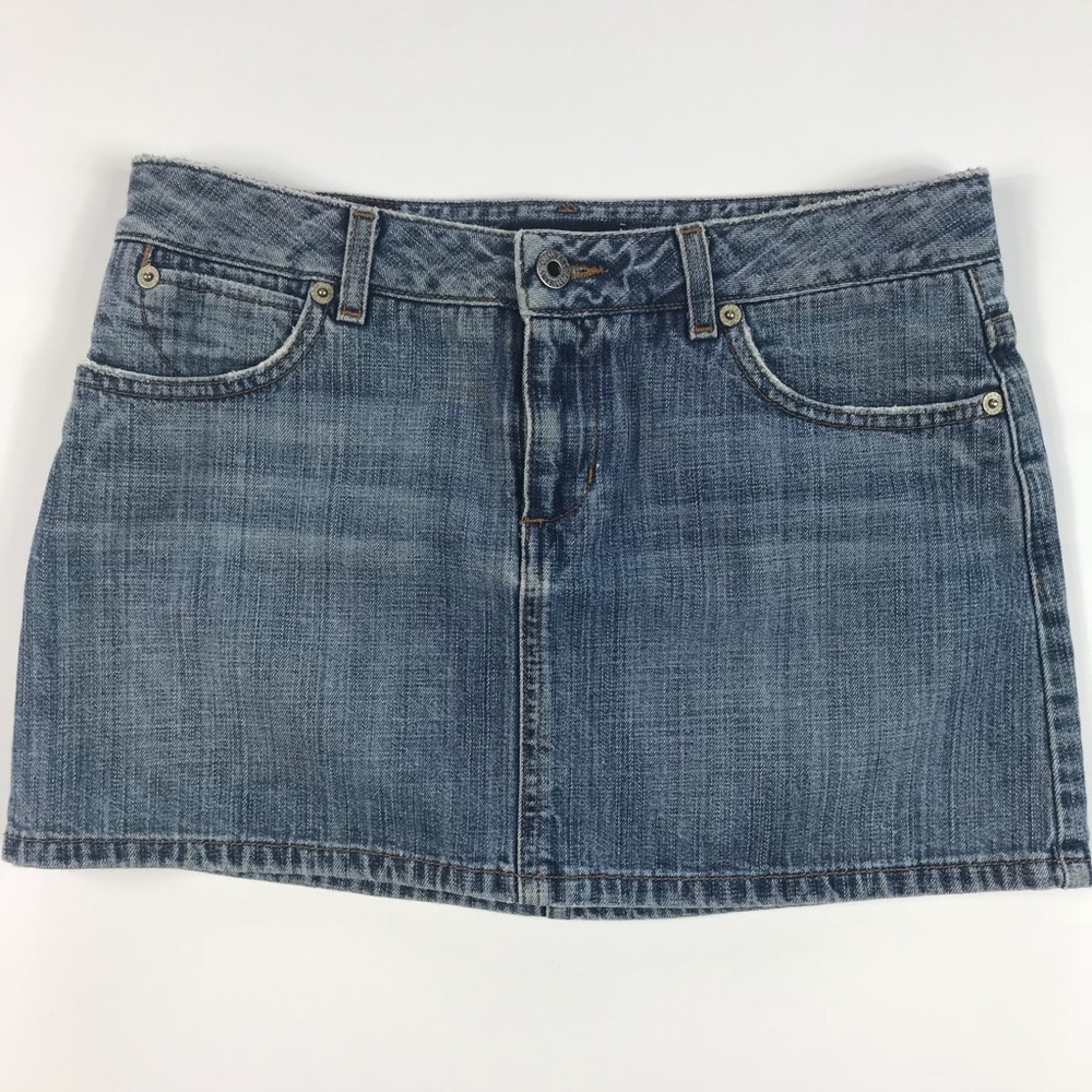 Women’s Guess Denim Mini skirt size 26”